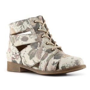 JELLYPOP-Cream Floral "ALAINA" Cut Out Shoes